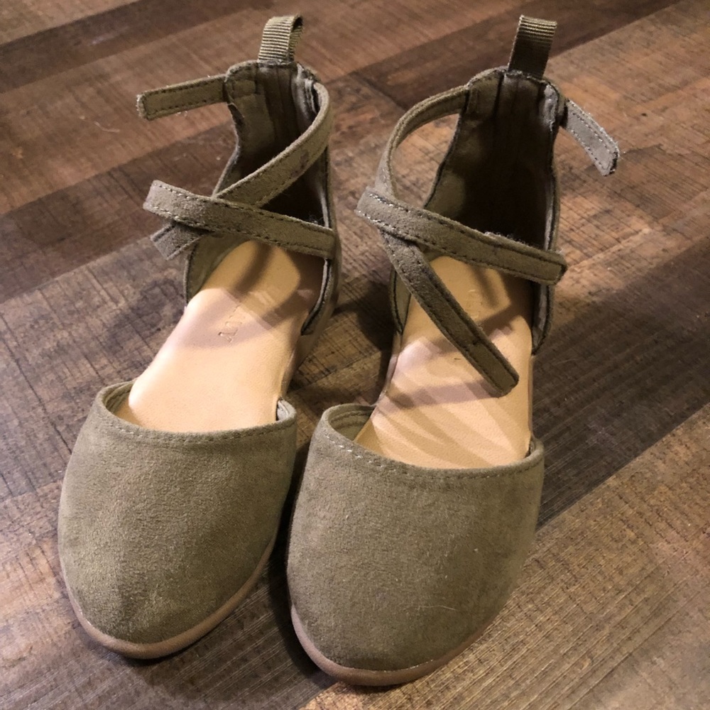 Olive green old navy toddler flats